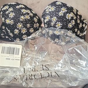 32 dd V Pink t shirt bra.. brand new